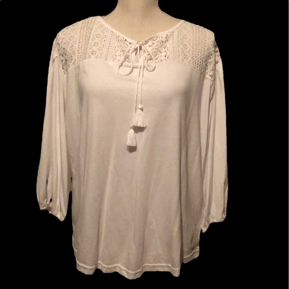 Chaps top, embroidered yoke, white. Sz pm. Nwt